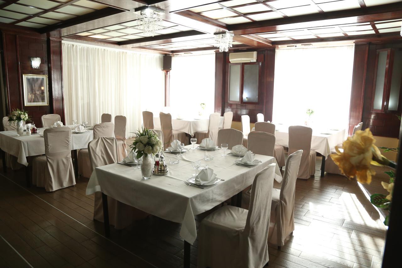 B&B Vila Bela Ruza Sremska Mitrovica Dış mekan fotoğraf