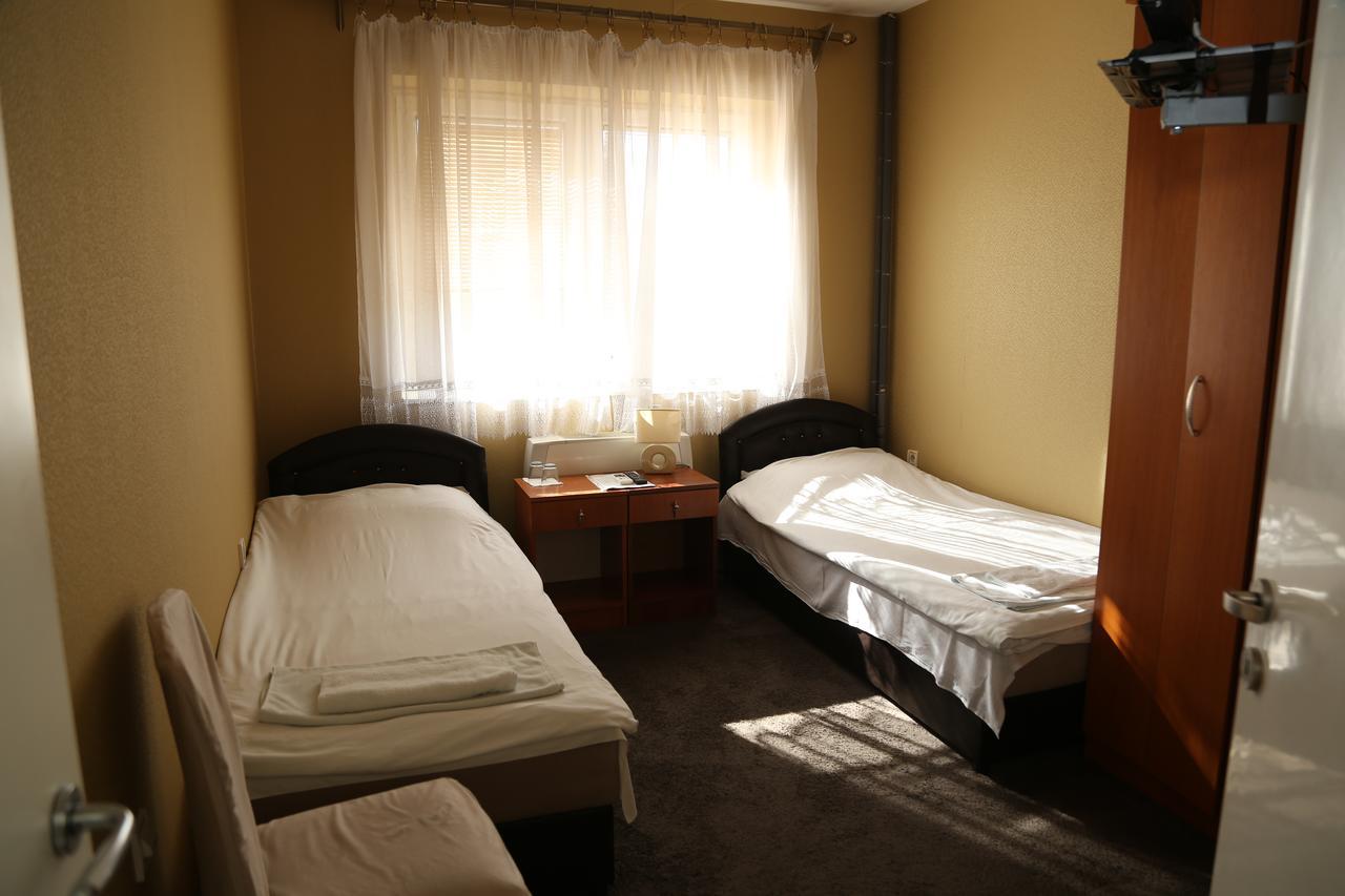 B&B Vila Bela Ruza Sremska Mitrovica Dış mekan fotoğraf