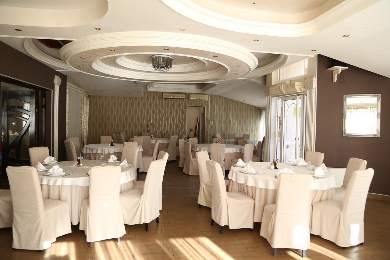 B&B Vila Bela Ruza Sremska Mitrovica Dış mekan fotoğraf